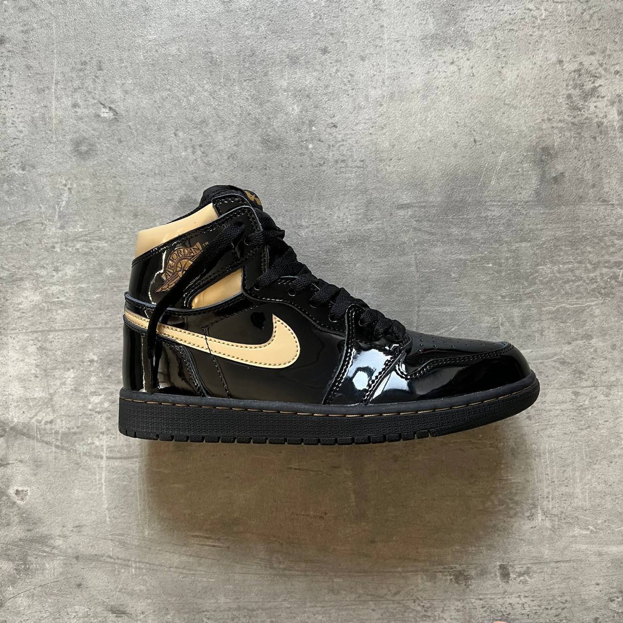 Air Jordan 1 High Black Metallic Gold